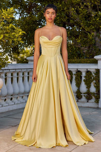 Saskia – Abendkleid Satin A-Linie mit Beinschlitz