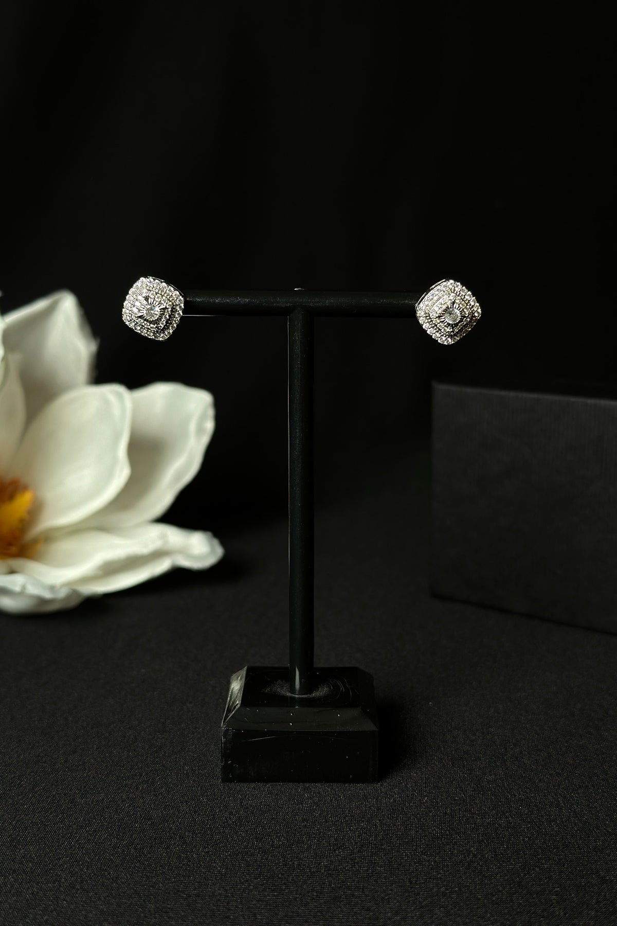 Brillante Zirkonia-Ohrstecker in Quadratform