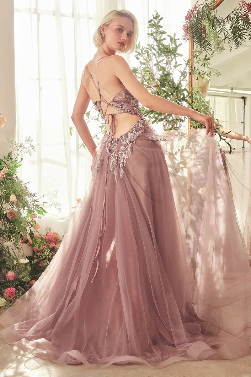 Helmina – Abendkleid Eleganz und Grazie für besondere Momente